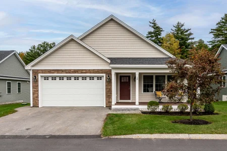 Unit for sale at 10 Mulberry, Epping, NH 03042