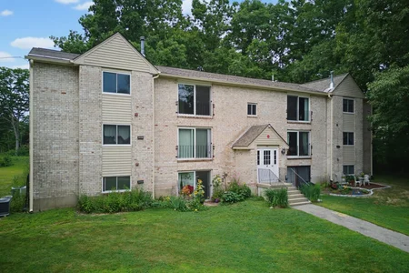 Unit for sale at 5 Brookside, Exeter, NH 03833