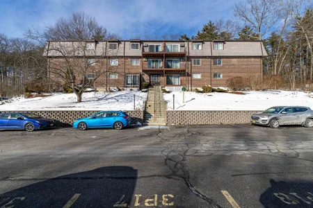 Unit for sale at 4 Pembroke, Derry, NH 03038