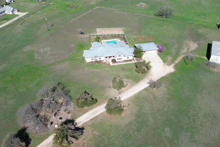 Unit for sale at 400 Hyview LN, Hutto, TX 78634