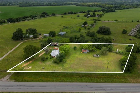 Unit for sale at 5612 HWY 71 E, Smithville, TX 78957