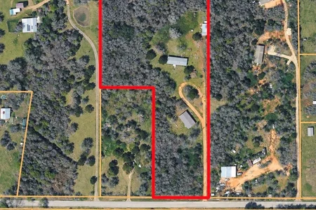 Unit for sale at 211 Lower Elgin RD, Elgin, TX 78621
