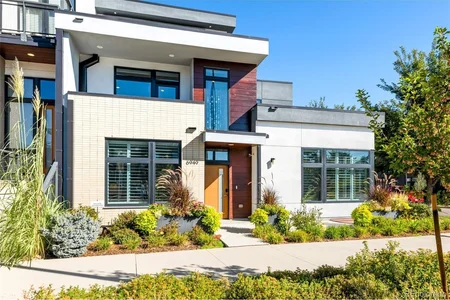 Unit for sale at 6949 E Lowry Blvd, Denver, CO 80230