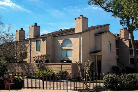 Unit for sale at 2125 Augusta Drive, Houston, TX 77057