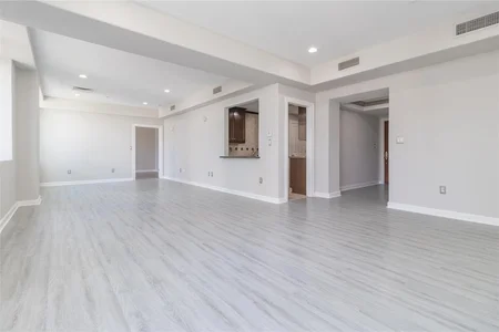 Unit for sale at 914 Main Street, Houston, TX 77002