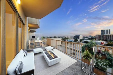 Unit for sale at 2016 Main Street, Houston, TX 77002
