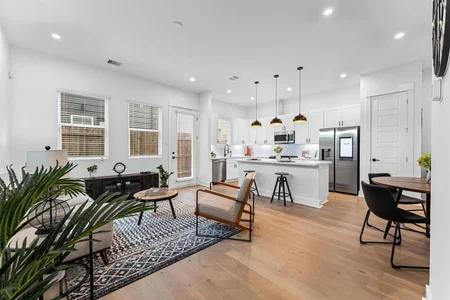 412 Neyland Street, Houston, TX 77022