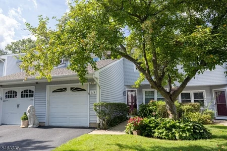 Unit for sale at 113 Woodmere Dr, Sayreville Boro, NJ 08859-2160