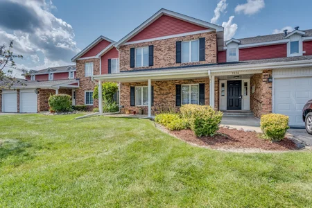 7236 Cottonwood Court, Willowbrook, IL 60527