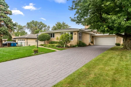 12449 South McVickers Avenue, Palos Heights, IL 60463