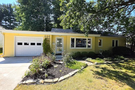 1220 16th Street, Bettendorf, IA 52722