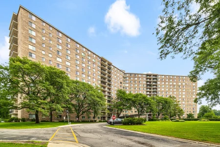 7141 North Kedzie Avenue, Chicago, IL 60645