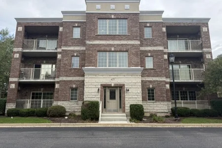 Unit for sale at 403 Pierce Road, Itasca, IL 60143