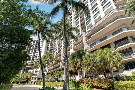 Unit for sale at 540 Brickell Key Dr, Miami, FL 33131