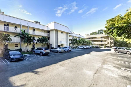 Unit for sale at 2980 Riverside Dr, Coral Springs, FL 33065