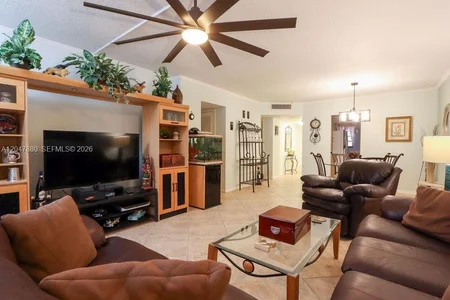 Unit for sale at 3575 Broken Woods Dr, Coral Springs, FL 33065