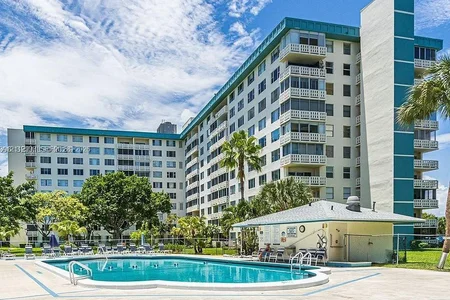 Unit for sale at 4350 Hillcrest Dr, Hollywood, FL 33021