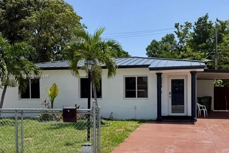 330 West 40th Place, Hialeah, FL 33012