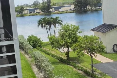 Unit for sale at 4311 Crystal Lake Dr, Deerfield Beach, FL 33064