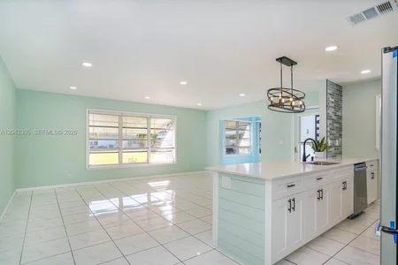 Unit for sale at 560 High Point Dr, Delray Beach, FL 33445