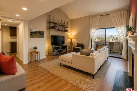 Unit for sale at 7625 Reseda Boulevard, Los Angeles, CA 91335