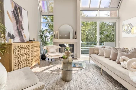 Unit for sale at 5151 Balboa, Encino, CA 91316