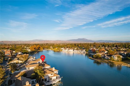Unit for sale at 25 LakeView, Irvine, CA 92604