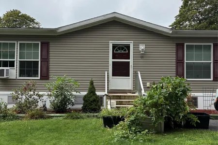 Unit for sale at 20 Cardinal Rd #89, Hyde Park, NY 12538