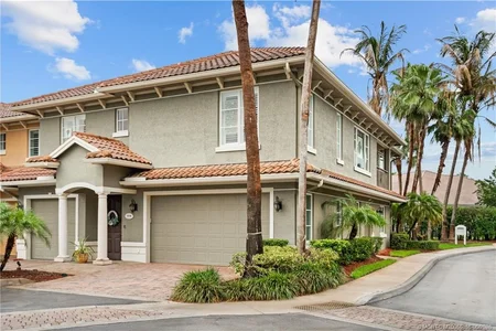 Unit for sale at 939 SE Willoughby Trace, Stuart, FL 34997