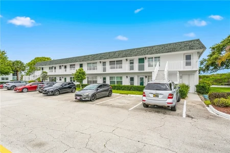 Unit for sale at 2800 Indian River Boulevard, Vero Beach, FL 32960
