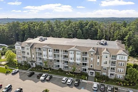 Unit for sale at 2 Francis Dr, Andover, MA 01810