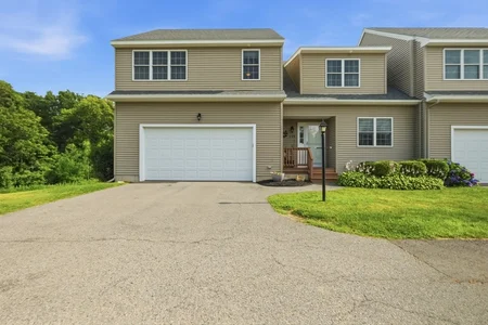 Unit for sale at 129 Ariel Circle, Sutton, MA 01590