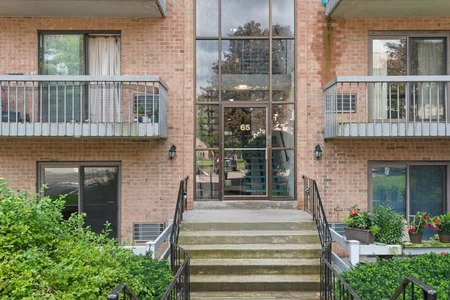 Unit for sale at 65 Commons Dr, Shrewsbury, MA 01545