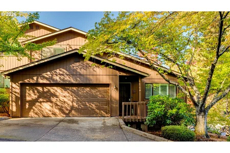 Unit for sale at 2221 RIDGEWAY DR, Eugene, OR 97401