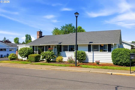 Unit for sale at 745 NE FLEMING AVE, Gresham, OR 97030
