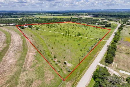Unit for sale at 292 Old Loop 173, Bandera, TX 78003