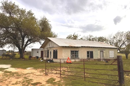Unit for sale at 1115 County Road 669, Devine, TX 78016