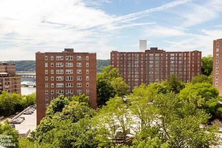 Unit for sale at 555 KAPPOCK Street, Bronx, NY 10463