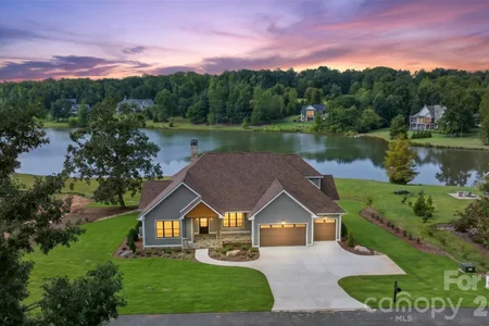 Unit for sale at 966 Mapleton Lane, Columbus, NC 28722