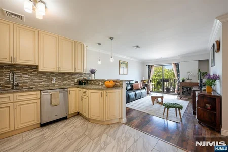 Unit for sale at 75 Union, Hackensack, NJ 07601