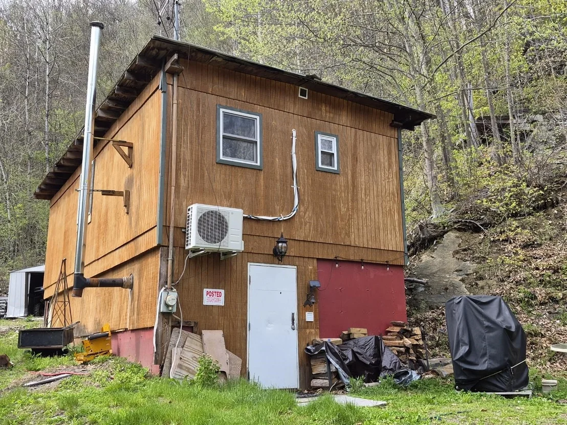 Photo of 319 River Road S