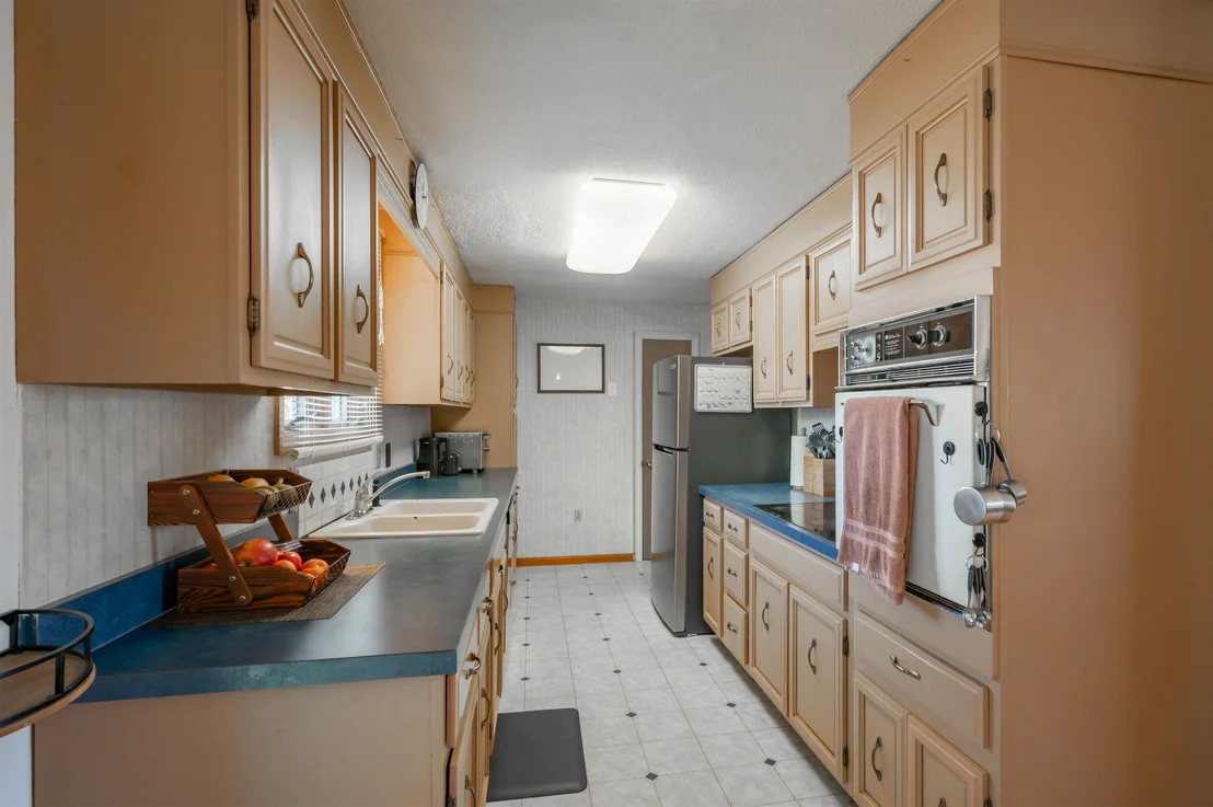 Photo of 581 S Barnstead