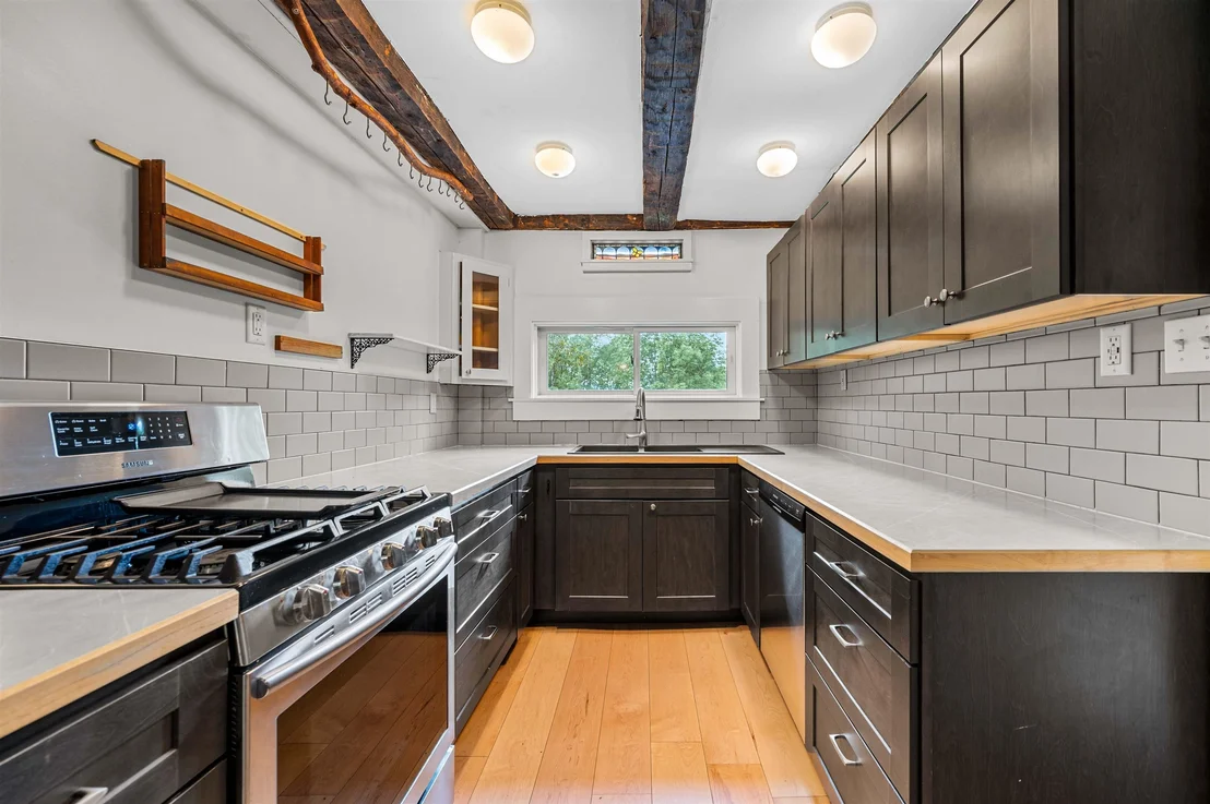 Photo of 520 Collar Hill