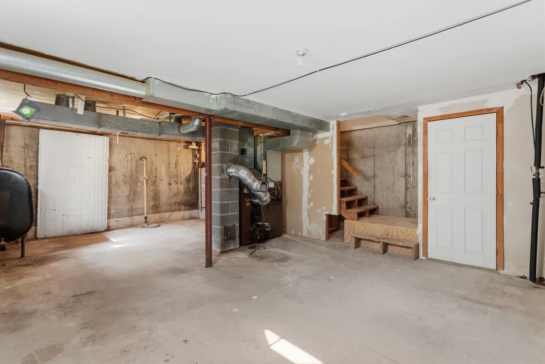 Photo of Unit UNITLUNITR at 31 Juniper