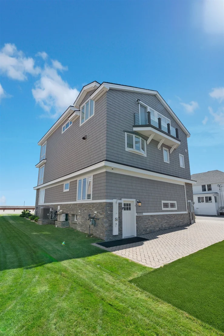 Photo of 741 Ocean