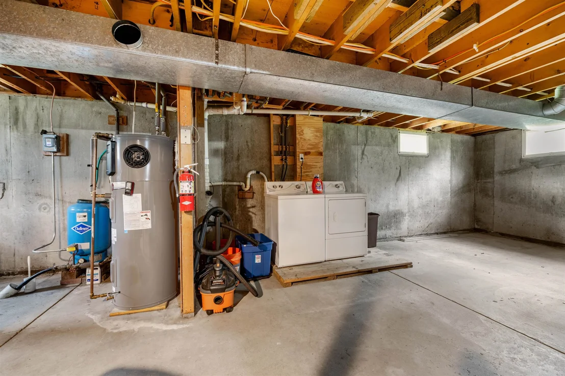 Photo of 44 Dubeau