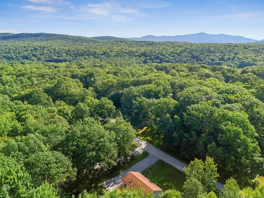 Photo of 335 Deer Run