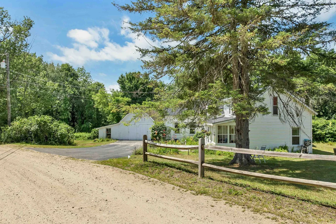 Photo of 11 Lepage