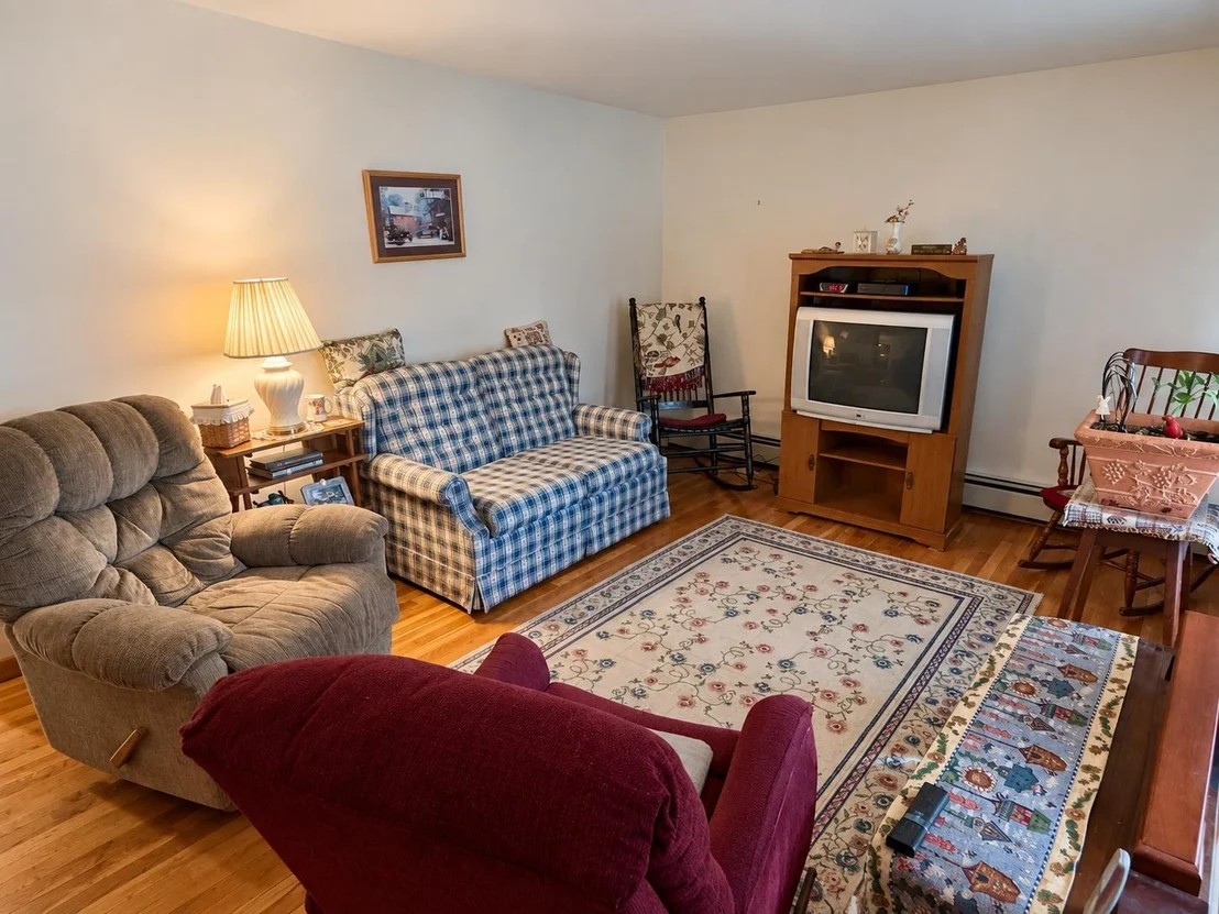 Photo of 6 Alexander