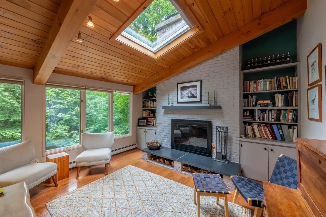 Photo of 477 Morgan